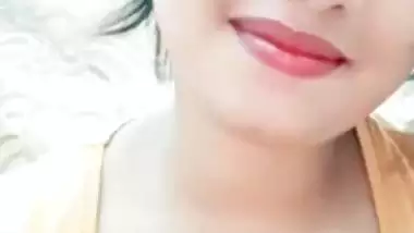 Bangladeshi sex queen nude show on Chamet live