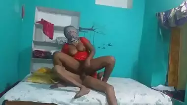 Son's friend drills slutty Desi mom's XXX vagina in amateur video