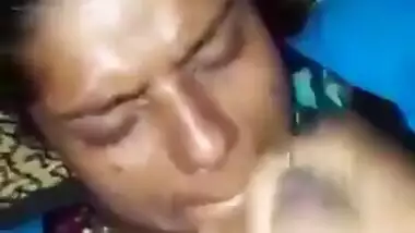 Taking cumshot on face