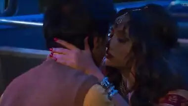 Sexy Indian Kavita Bhabhi Ke Saath Bus Me Chudai