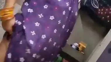 Desi mom dress change boobs show to horny son