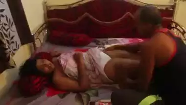Indian bgrade babe gets her boobs and ass massaged.