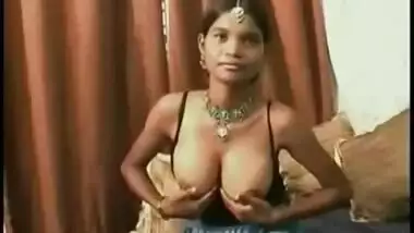 Indian babe Rashmi with big tits gets a pounding by her lover