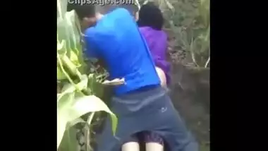 Hindisex video of a large ass bhabhi enjoying outdoor sex with her lovers