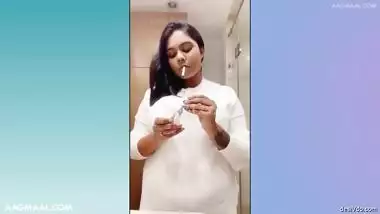 Desi sexy college girl smoke