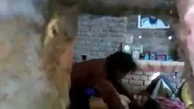 Spy young Tamil teen couple fuck in old barn. Caught Desi outdoor mms