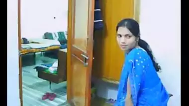 Boobs squeezing and finger fucking hot bhabhi