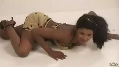 Fantastic sexy video, what a daring girl to do...