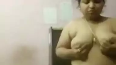 Chubby Indian housewife loves to finger and toy her XXX pussy at home