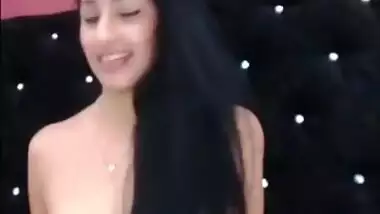 Gorgeous Desi Lady Cam Show