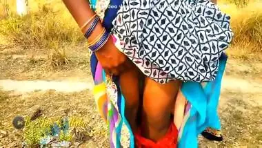 Outdoor Injoy Indian Dehati Bhabhi Nude In Sexy Saree Desi