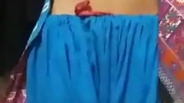 Sexy Punjabi Teen Exposing Boobs