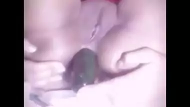 Desi girl fucking her pussy & ass