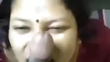 Newly married hot bhabhi giving nice blowjob