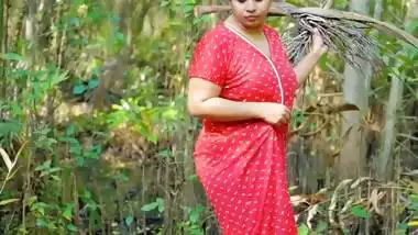 Mallu hot Nila Nambiar topless outdoor viral show