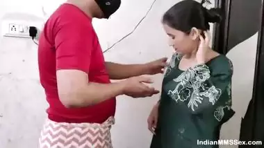 Indian Bhabhi Fucked Hard By Her Tailor Taking Body Measurement At Home