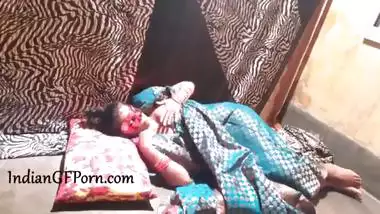 Horny Mature Indian Girlfriend In Sari Sex - Desi Sex