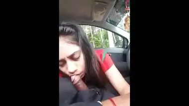 Cheating Indian wife gives outdoor blowjob to husbandâ€™s friend