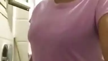 Desi Girl Showing Big Boobs and Pussy