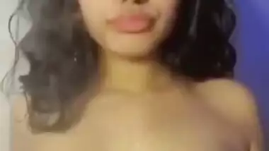 Sexy Paki Girl Showing