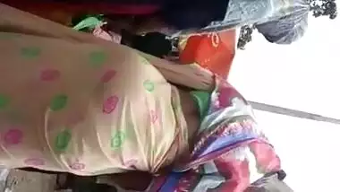 big ass ever desi gujju aunty in saree 