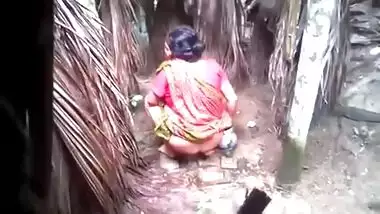 Desi aunty piss capture