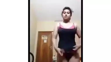 Hawt Indian beauty hawt undressed MMS movie scene