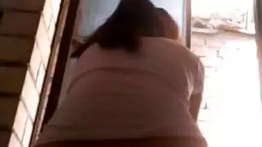 Desi girl peeing on toilet spy