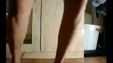 Desi Indian sexy Bengaluru bhabhi erotic fingering to orgasm