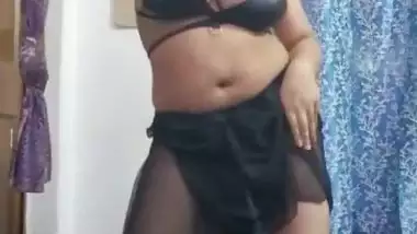 Bengali dancing girl with big boobs bouncing
