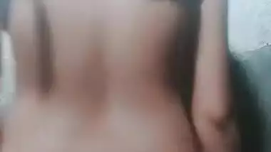 Desi Girl Showing her Boobs and Pussy