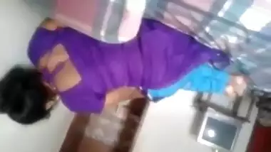 DESI INDIAN BHABHI HAVING FUN