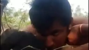 Desi lover outdoor sex in the centre of deserted land
