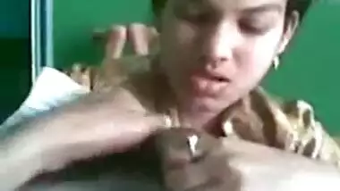 Young Desi Sucking Fat Cock