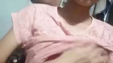 Cute Paki Babe Showing Boobs