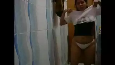 Chubby XXX Desi aunty with hairy cunt in the shower washing