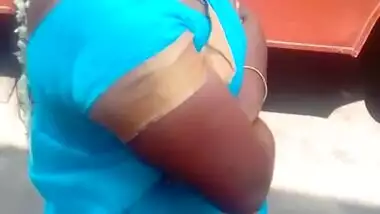 Tamil hot view of aunty in busstop