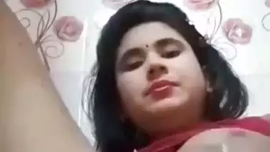 Moaning GF viral pussy show with Indian fingering