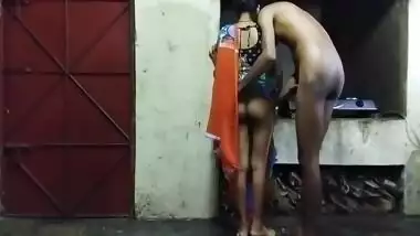 Padoshi Bhabi Ne Bina Condom Pe Chuda Or Mal Undar Dala