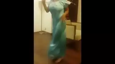 bhabhi in nightyhaking ass