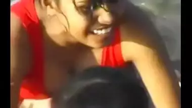 Sluts blowjob to white guy in beach