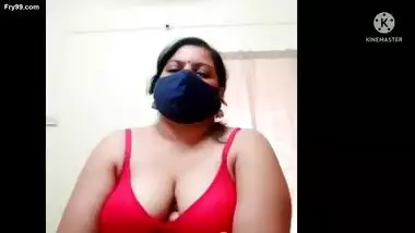 Desi Indian aunty’s nude video show