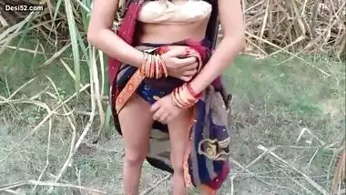 Desi village bhabi outdoor fucking