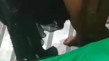 A hijabi lady gets fuck by her shauhar’s rich friend