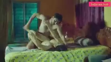 Naughty chachi ki chudai apne baap ke saath hoti dekhi