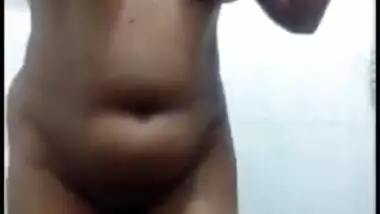 BEAUTIFUL BOOBS DESI GF BATHING SELFIE VIDEO