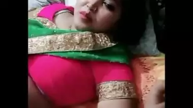 Chubby housewife bhabhi manju maami hot show in bed.