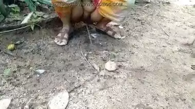 desi aunt nature pissing must watch