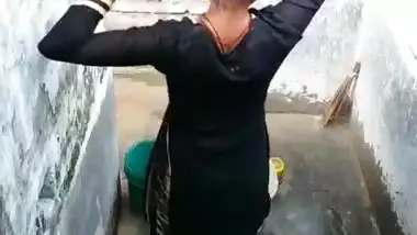 Desi cute girl bath video