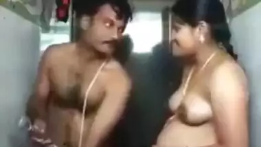 Patna guy takes a nude bath with his pregnant wife